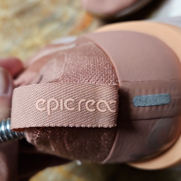 NIKE Epic React Flyknit women's running shoes in the Pink - 8.5 - Picture 6 of 7